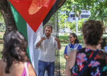 Decisão de tribunal israelense determina deportação de Thiago Ávila até quinta-feira. Ativista brasileiro segue preso após missão humanitária para Gaza. Brasil e ONU reagem.