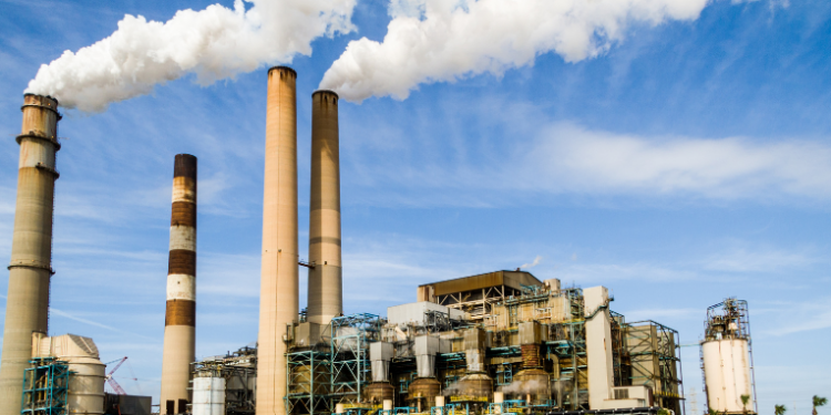 Brasil foi o país mais bem avaliado pelo Fundo de Investimento Climático e irá elaborar plano de US$ 250 milhões para descarbonizar setores industriais como cimento, aço e alumínio, com foco em tecnologia limpa e empregos verdes.