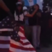 Los Angeles impõe toque de recolher em meio a protestos contra Trump; prisões em massa começam e tropas federais devem reforçar policiamento.