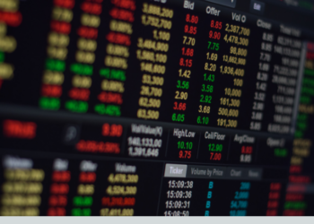 Com Selic a 15%, Ibovespa recua nesta sexta (20) e reflete cautela do mercado. Juros altos afetam ações e afastam expectativa de corte nos próximos meses.