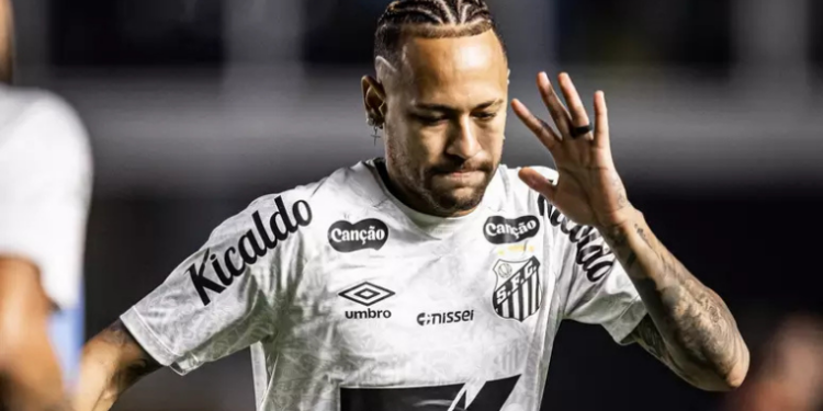 Neymar explicou o bate-boca com torcedor santista e admitiu que perdeu a cabeça após ofensas. Leia a declaração completa.