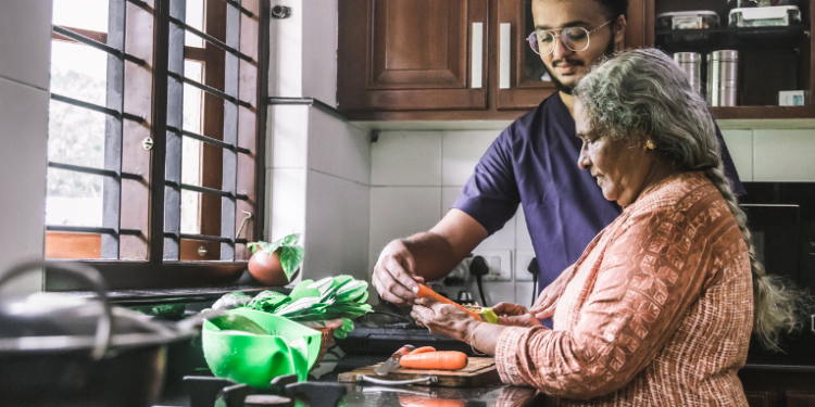 Pesquisa realizada nos EUA revela que o consumo diário de colina, nutriente presente em alimentos como ovos e carnes, pode reduzir o risco de Alzheimer em idosos. Saiba quais alimentos são fontes desse composto.