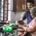 Pesquisa realizada nos EUA revela que o consumo diário de colina, nutriente presente em alimentos como ovos e carnes, pode reduzir o risco de Alzheimer em idosos. Saiba quais alimentos são fontes desse composto.