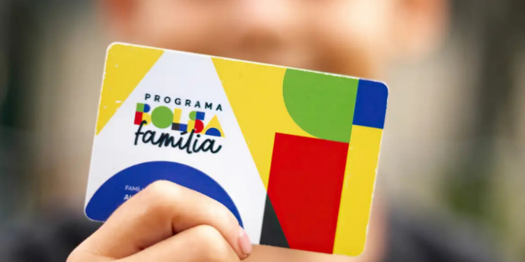 Pagamento do Bolsa Família de julho de 2025 começa no dia 18. Beneficiários de cidades em calamidade recebem dia 21. Confira calendário completo por final do NIS.