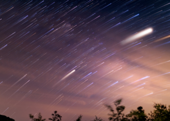 As chuvas de meteoros Alpha Capricornídeos e Delta Aquáridas do Sul terão picos nos dias 30 e 31 de julho. Observatório Nacional indica horários e dicas para observação.