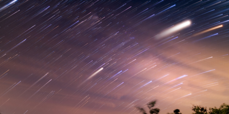 As chuvas de meteoros Alpha Capricornídeos e Delta Aquáridas do Sul terão picos nos dias 30 e 31 de julho. Observatório Nacional indica horários e dicas para observação.
