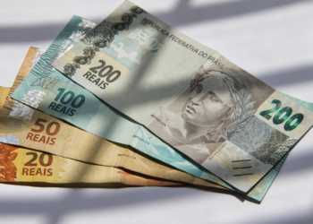 Nesta terça-feira (22), a Caixa realiza o pagamento do Bolsa Família para quem tem NIS final 3. Valor médio do benefício em julho chega a R$ 671,52 e alcança 19,6 milhões de famílias.