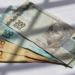 Nesta terça-feira (22), a Caixa realiza o pagamento do Bolsa Família para quem tem NIS final 3. Valor médio do benefício em julho chega a R$ 671,52 e alcança 19,6 milhões de famílias.