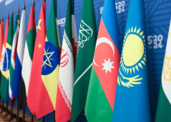 Rio de Janeiro recebe a Cúpula do Brics em 2025, com 11 países-membros e dez parceiros reunidos para fortalecer cooperação política e econômica no Sul Global.