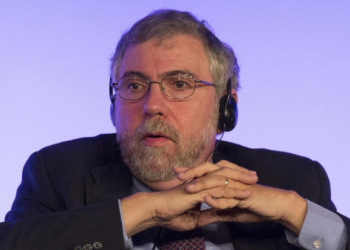 Paul Krugman afirma que a tarifa de 50% imposta por Donald Trump ao Brasil é ilegal e tem motivação política. Nobel de Economia cobra ação institucional e critica silêncio da imprensa.