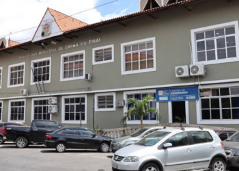 mprj firma acordo com prefeitura de barra do piraí para garantir licitação do transporte público. concessão definitiva deve começar em outubro de 2025, com melhorias em acessibilidade e fiscalização da frota.