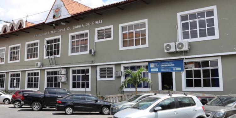 mprj firma acordo com prefeitura de barra do piraí para garantir licitação do transporte público. concessão definitiva deve começar em outubro de 2025, com melhorias em acessibilidade e fiscalização da frota.