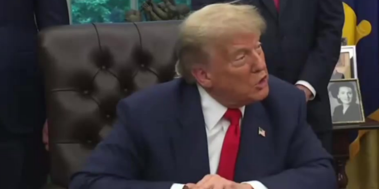 presidente dos estados unidos, donald trump, afirmou que um cessar-fogo em gaza pode ocorrer na próxima semana. conflito já deixou mais de 53 mil mortos, muitos por fome, segundo autoridades locais.