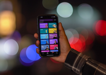 Com 92,5% das casas conectadas à internet e quase todas acessando via celular, brasileiros abandonam a TV por assinatura em favor de streaming e conteúdo sob demanda, segundo a Pnad Contínua TIC 2023 do IBGE.