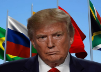 Donald Trump ameaça impor tarifa extra de 10% a países alinhados ao Brics durante cúpula no Rio de Janeiro. Declaração aumenta tensão comercial e provoca reações diplomáticas.