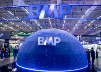 BMP sofreu perda milionária após ataque hacker a sistema financeiro. Funcionário de empresa terceirizada foi preso. Entenda o esquema e o impacto no mercado.