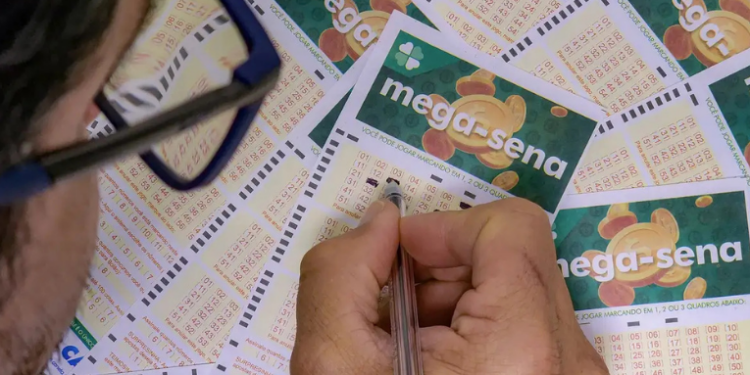 O concurso 2.889 da Mega-Sena sorteia R$ 3,5 milhões nesta quarta-feira (17). Saiba onde e até que horas apostar para concorrer ao prêmio milionário.