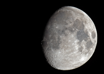 Missão Apollo 11 não garantiu soberania dos EUA sobre a Lua. Direito espacial internacional afirma que nenhum país ou empresa pode reivindicar posse do satélite. Entenda as regras.
