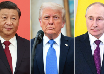 Gravação inédita revela que Donald Trump afirmou ter ameaçado Vladimir Putin e Xi Jinping com bombardeios a Moscou e Pequim caso Rússia invadisse a Ucrânia e China atacasse Taiwan. Declarações ocorreram em reunião com doadores de campanha.