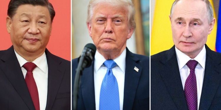 Gravação inédita revela que Donald Trump afirmou ter ameaçado Vladimir Putin e Xi Jinping com bombardeios a Moscou e Pequim caso Rússia invadisse a Ucrânia e China atacasse Taiwan. Declarações ocorreram em reunião com doadores de campanha.