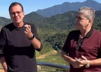 Rodrigo Bacellar exonera Washington Reis da Secretaria de Transportes do RJ. Crise escancara disputa com Eduardo Paes e racha na base de Cláudio Castro rumo às eleições de 2026.