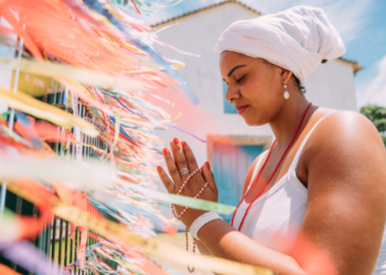 Conheça o Grupo dos 7, celebrado em 7/7 na Umbanda, que representa equilíbrio entre Exus Guardiões, justiça espiritual e as sete linhas da religião.