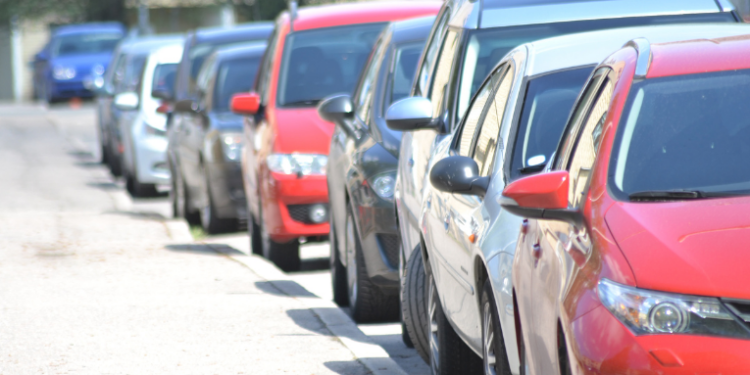 Setor automotivo brasileiro produziu 1,226 milhão de veículos no 1º semestre, com exportações puxadas pela Argentina. Entenda os números.