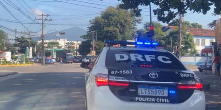 Operação Torniquete prende 13 suspeitos em Campos, São João da Barra e São Pedro da Aldeia. Ação combate roubo e receptação de cargas que abastecem o crime organizado no Norte Fluminense e Região dos Lagos.
