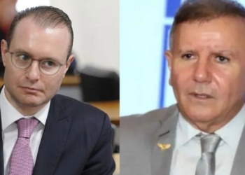Eduardo Siqueira Campos, prefeito afastado de Palmas, sofreu um infarto enquanto estava preso no quartel da PM. Após cateterismo, o STF autorizou que ele cumpra prisão domiciliar por motivos de saúde.