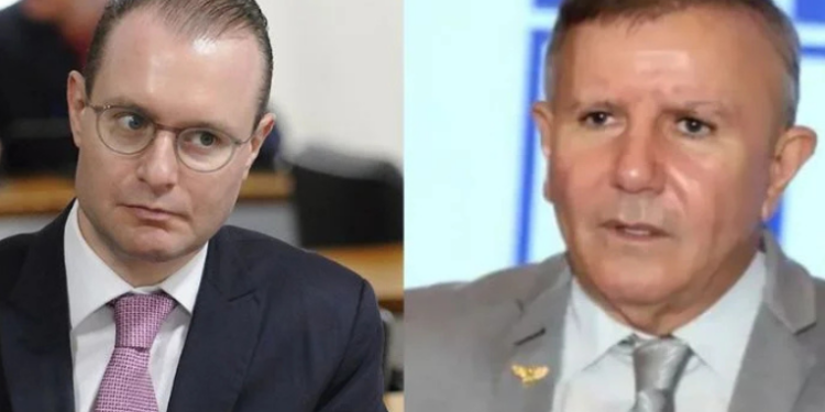 Eduardo Siqueira Campos, prefeito afastado de Palmas, sofreu um infarto enquanto estava preso no quartel da PM. Após cateterismo, o STF autorizou que ele cumpra prisão domiciliar por motivos de saúde.