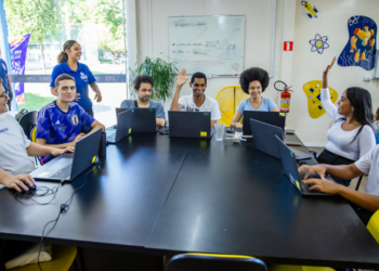 Inscrições abertas até 18 de julho para cursos gratuitos do Conecta JUV no Rio. São 180 vagas em áreas como comunicação, vendas e atendimento ao cliente, com aulas presenciais e certificação.