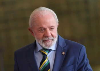 Lula diz que Brasil aplicará Lei de Reciprocidade contra tarifa de 50% imposta por Trump e rebate acusações envolvendo STF, Bolsonaro e redes sociais.