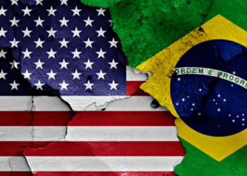 Brasil é o 15º parceiro dos Estados Unidos, enquanto os EUA são o segundo maior parceiro brasileiro. Relação comercial tem superávit americano há décadas, com destaque para petróleo, aviões e produtos industriais.