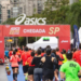 Corrida Asics Golden Run 2025 provoca mudanças no trânsito do Rio neste domingo (13). Interdições e faixas reversíveis afetam Zona Sul e Centro. Confira o que muda.
