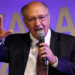 Geraldo Alckmin denuncia suposta sabotagem econômica por aliados de Bolsonaro. Declaração acusa grupo de prejudicar empregos e empresas brasileiras.