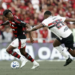 São Paulo perde para o Flamengo na estreia de Hernán Crespo. Time carioca mantém liderança com 27 pontos no Brasileirão.