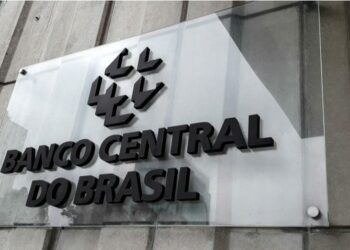 Conheça o Banco Central do Brasil (BACEN): criação, atribuições, regulação do sistema financeiro, política monetária, serviços ao cidadão e influência na economia brasileira.