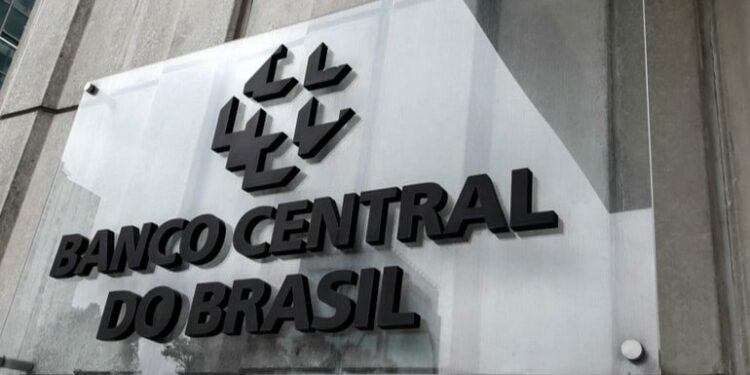 Conheça o Banco Central do Brasil (BACEN): criação, atribuições, regulação do sistema financeiro, política monetária, serviços ao cidadão e influência na economia brasileira.