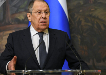 O chanceler russo Sergei Lavrov declarou que a Ucrânia não busca uma resolução estável para o conflito e rejeitou as propostas europeias, que, segundo ele, violam a soberania da Rússia.