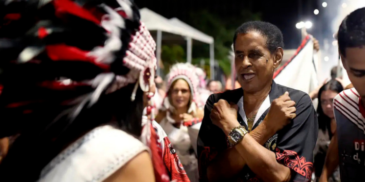 A Prefeitura do Rio de Janeiro rebatiza o tradicional Circuito da Avenida Chile como Bira Presidente, em tributo ao sambista e fundador do Cacique de Ramos, reconhecendo sua contribuição à cultura e ao carnaval carioca.