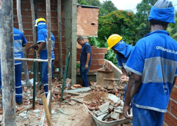 A construção irregular demolida em Vargem Grande ainda estava na fase de alvenaria - Prefeitura do Rio