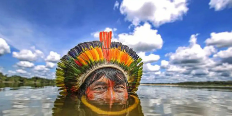 Exposição de Ricardo Stuckert sobre os Yanomami e povos indígenas está em cartaz no STJ, em Brasília, até 19 de setembro. Entrada gratuita e aberta ao público.