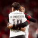 Flamengo vence Internacional fora de casa por 2 a 0 e assegura vaga nas quartas de final da Libertadores 2025. Próximo adversário será Estudiantes, da Argentina.