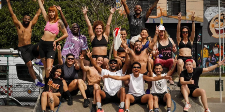 Os Jogos Nix Trans 2025 iniciam em São Paulo com atividades gratuitas, rodas de conversa e torneios esportivos para pessoas trans e travestis, promovendo inclusão e protagonismo no esporte.
