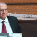 A aeronave que transportava o vice-presidente Geraldo Alckmin apresentou falha técnica em Cali, na Colômbia. A FAB enviou novo avião para trazer a comitiva a Brasília em segurança.