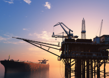 Os contratos futuros de petróleo caíram nesta sexta-feira, com WTI a US$ 64,01 e Brent a US$ 67,48, diante da perspectiva de aumento da oferta da Opep e impactos das relações Rússia-China-EUA.