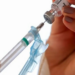 Estudo global mostra que a vacina contra herpes-zóster pode reduzir o risco de AVC e infarto em até 18%. Pesquisa reforça importância da vacinação como estratégia de prevenção cardiovascular.