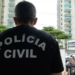 Polícia Civil do Rio realiza operação em Bangu contra organização criminosa especializada em fraudes a idosos. Criminosos usavam documentos falsos, aplicativos e Pix para roubar aposentados e pensionistas.