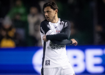 Ángel Romero, atacante do Corinthians, foi convocado pela seleção do Paraguai para as últimas rodadas das Eliminatórias da Copa do Mundo de 2026. O clube se prepara para final do Campeonato Paulista.