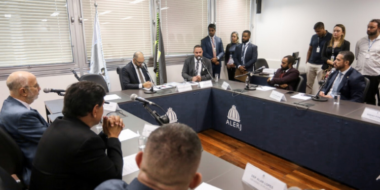 CPI das Câmeras ouve nesta segunda representantes das empresas Gabriel Tecnologias e Grupo Guardião sobre sistemas de videomonitoramento no Rio de Janeiro. Debate inclui segurança, proteção de dados e fiscalização.